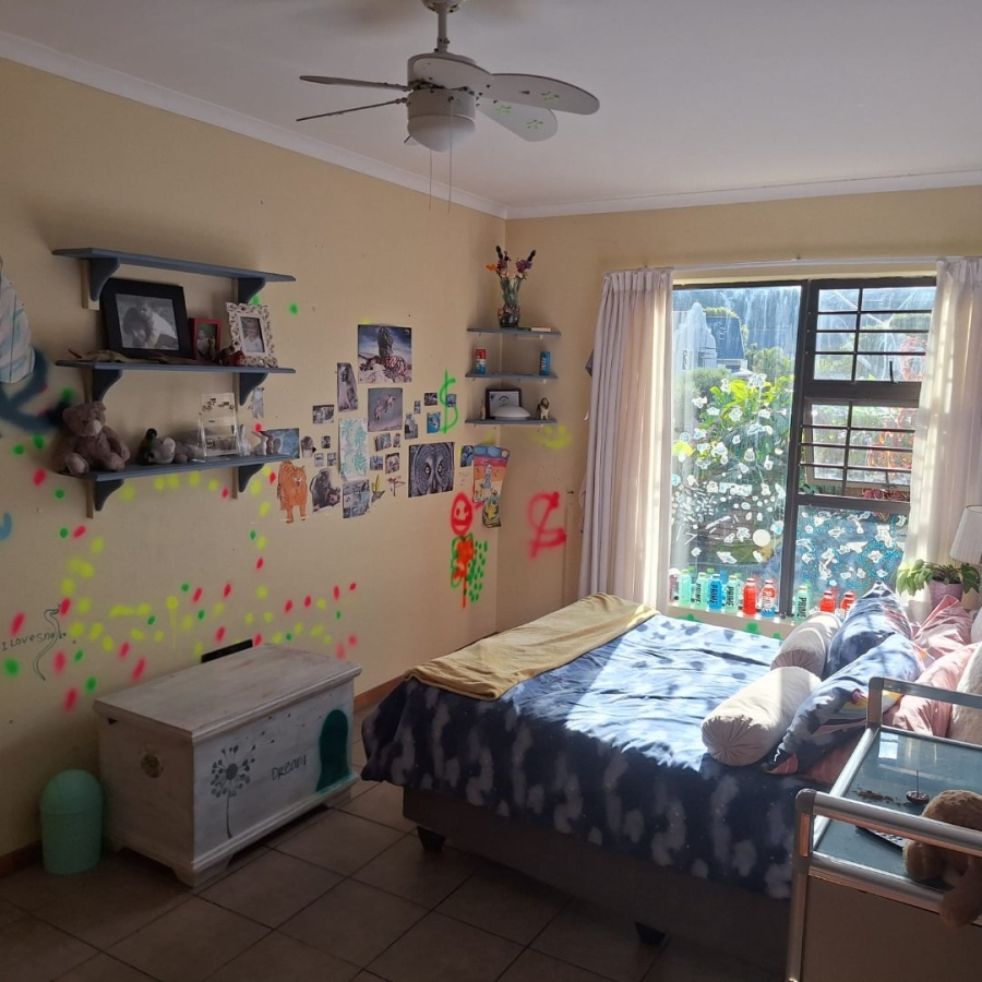 5 Bedroom Property for Sale in Gonubie Eastern Cape